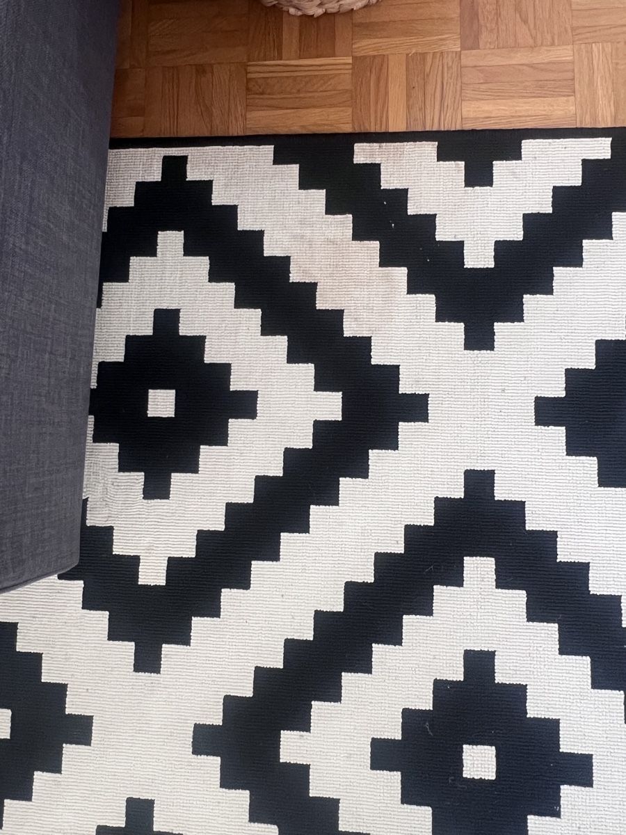 Schöner IKEA Teppich, Schwarz/Weiss Muster, 200x200cm (Gebraucht) in Neuenhof für CHF 100 – nur Abholung auf Ricardo kaufen