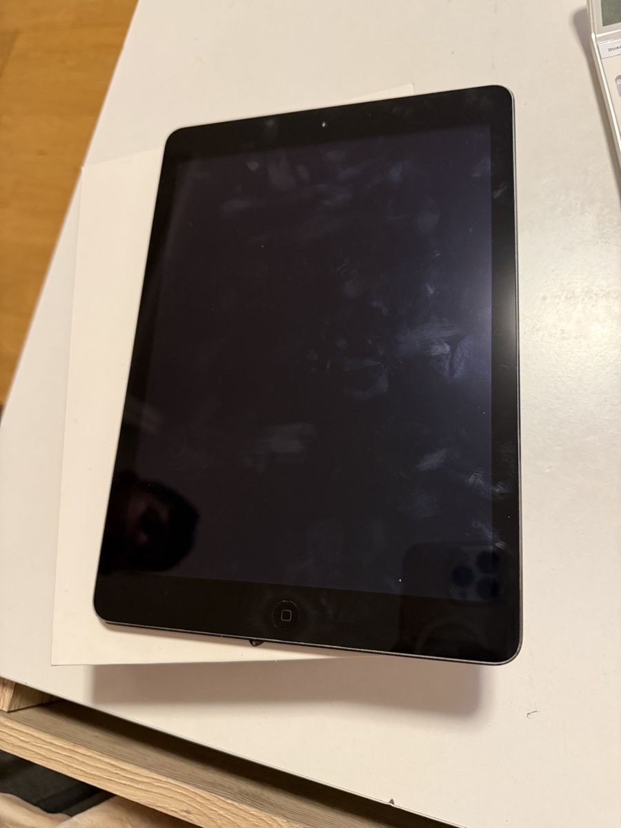 Apple Tablet PC: Apple iPad defekt – Difettoso da Bern venduto da achuu