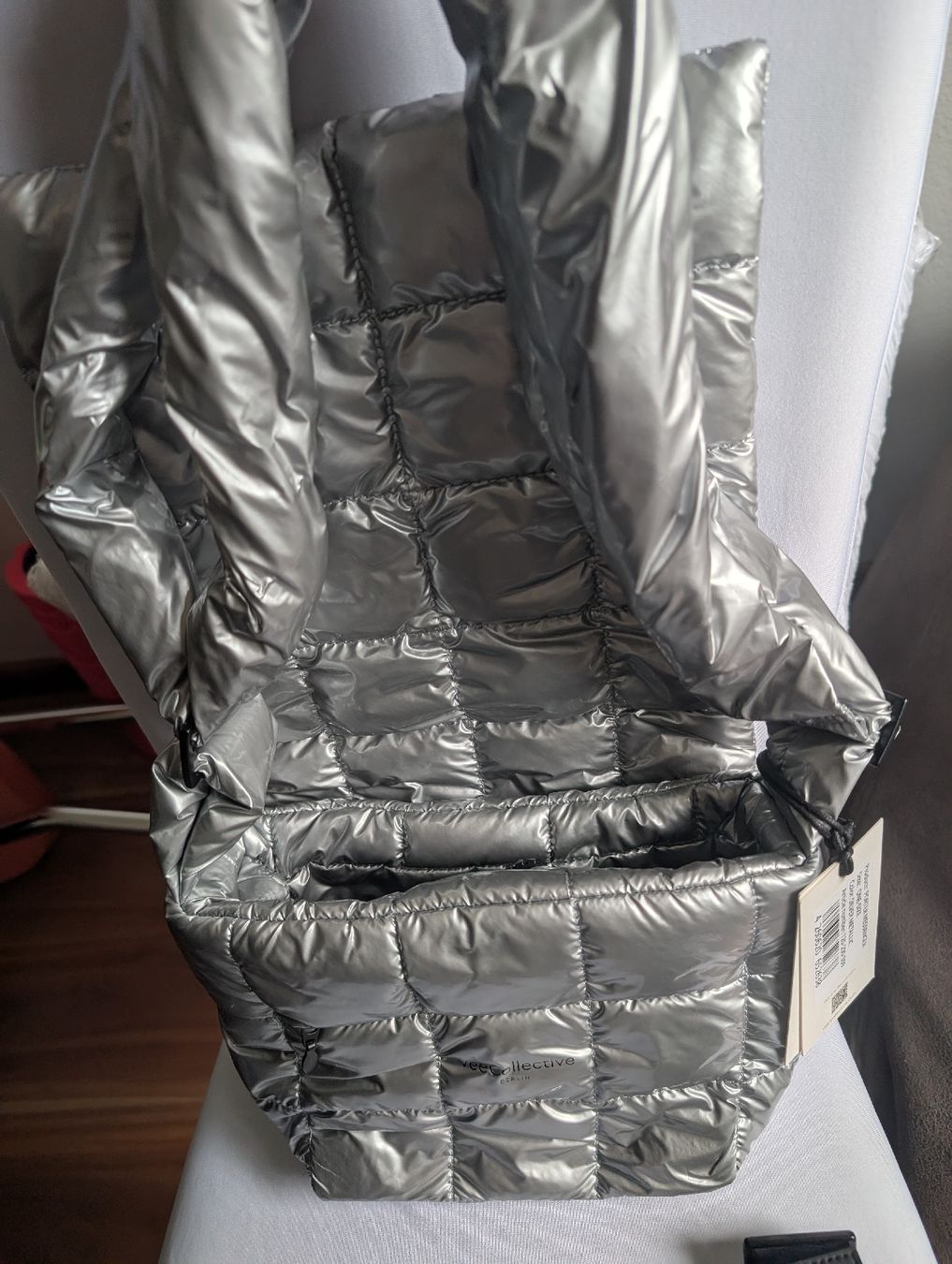 Borse da donna: New Vee Collective Porter Messenger Silver Metallic – Nuovo e nell'imballaggio originale da Schwerzenbach venduto da may_5qnm 3
