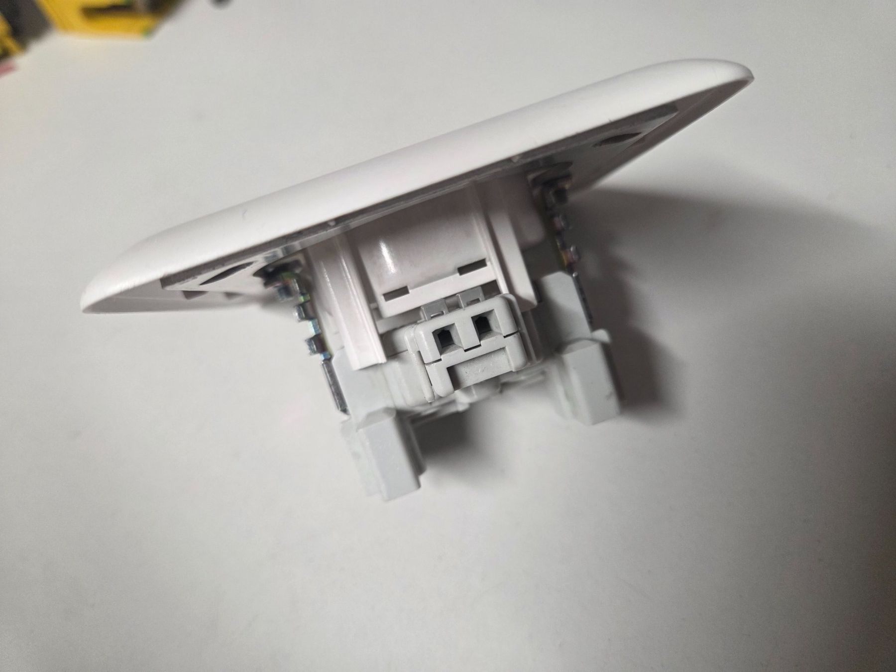 Stecker: T13 Steckdose UP – Gebraucht aus Zürich von Alibaba1234 3