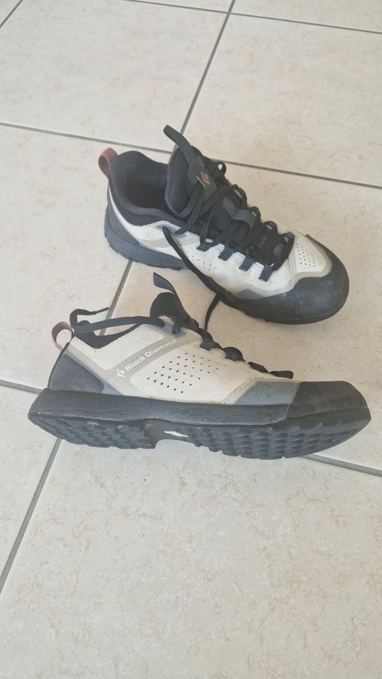 Black Diamond Scarpe da donna: Black Diamond Approach Schuhe 39 – Usato da Cormondrèche venduto da ohawa 2
