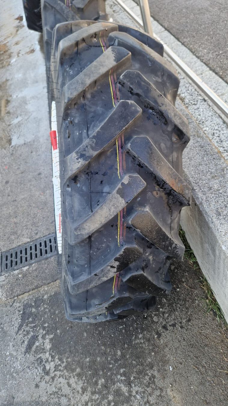 Pneumatici & Ruote complete: Doppelräder Müller zu 20" – Usato da Rothenthurm venduto da biberegger 3