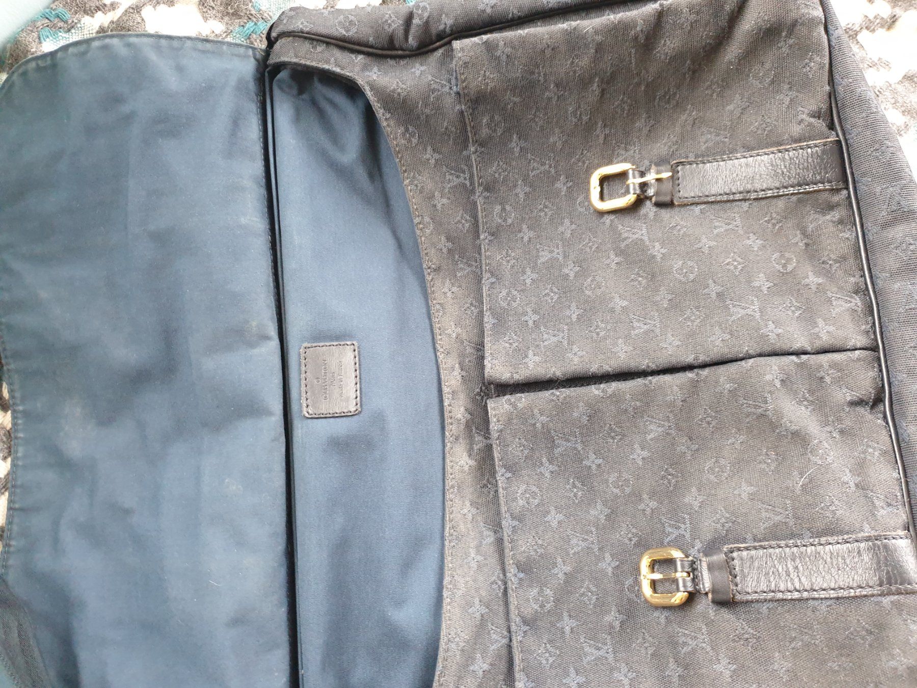 Louis Vuitton Sacs: Louis Vuitton Denise Navy Monogram Messenger Tasche – D'occasion à Bottmingen par sandy_2 6