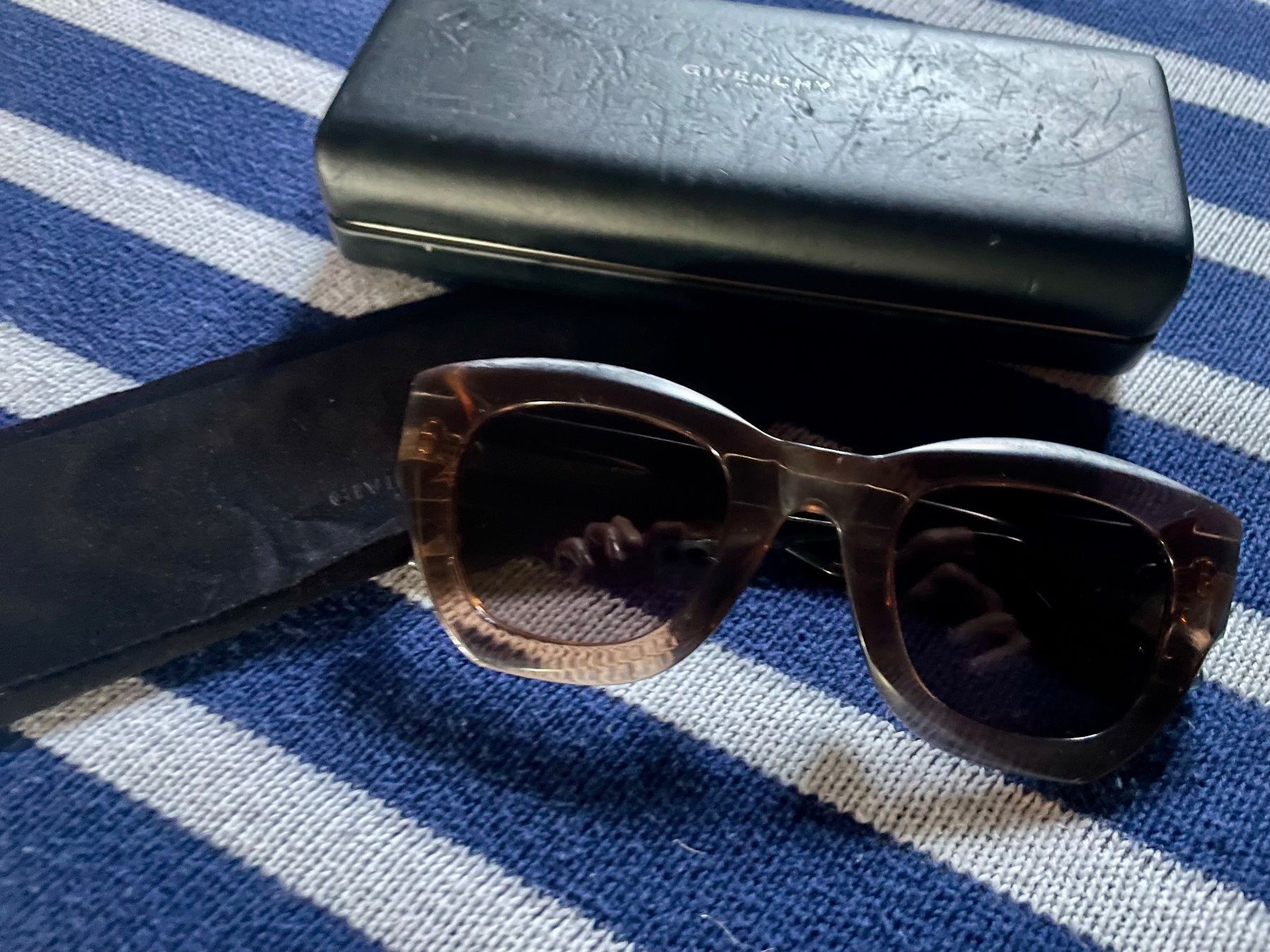 Givenchy Occhiali & Lenti: ikonische sonnenbrille von givenchy – Usato da Rotkreuz venduto da 4evermine
