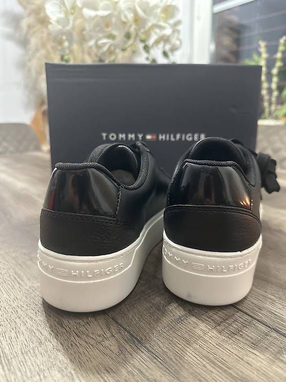 Scarpe da donna: Tommy Hilfiger Sneaker – Usato da Eschlikon TG venduto da tak_p2dk 3