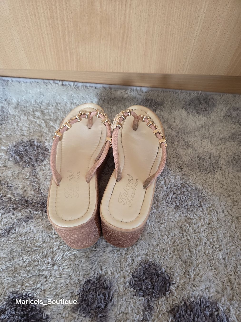 Scarpe da donna: Platform Sandals Pink Flower Detail Size 35 – Usato da Winterthur venduto da Maricels_Boutique 1