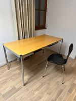 Bureau USM Haller en plaqué hêtre naturel // Ref. AY0362