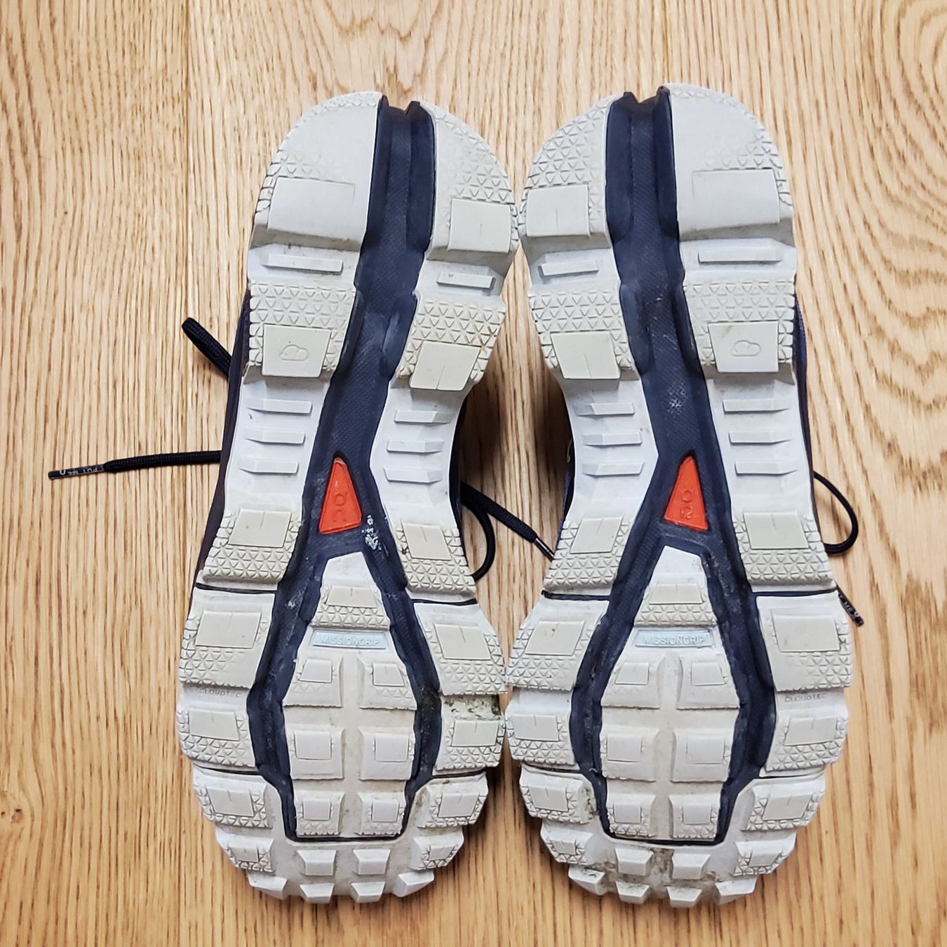 On Chaussures femmes: On Schuhe / Sneaker: Cloudventure Waterproof – D'occasion à Naters par 3904Naters 3