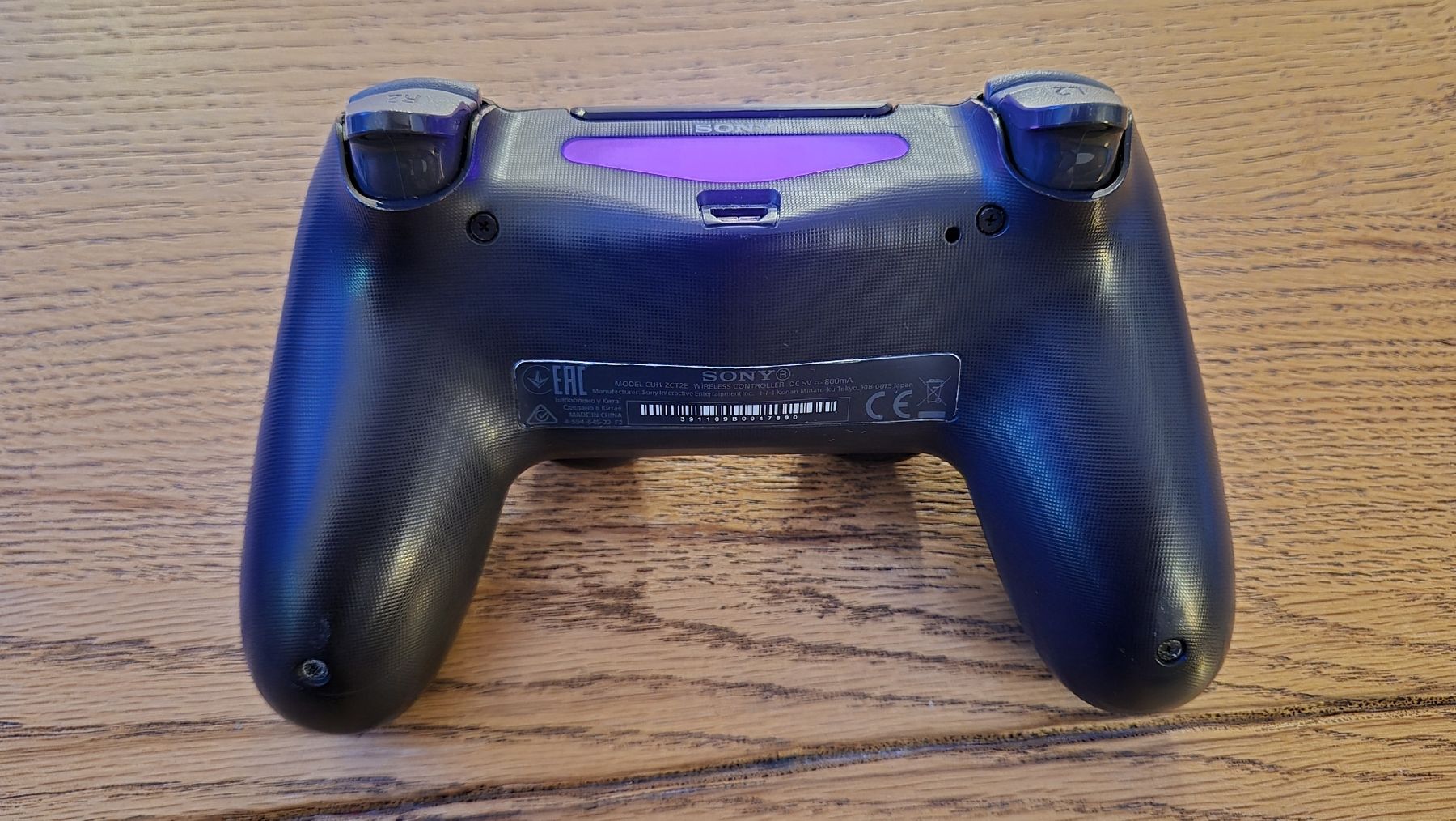 Sony Controller: Original Sony PS4 DualShock 4 V2 Controller Schwarz – Gebraucht aus Au SG von KonsoleWerk 2