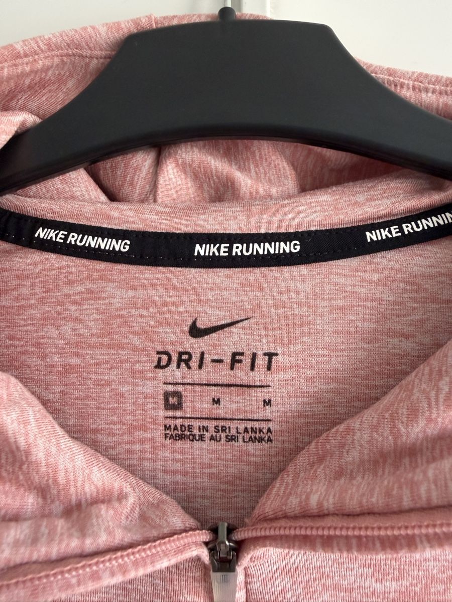Nike Jacken: Nike Damen Laufjacke Grösse M – Gebraucht aus Winterthur von marisole4 1
