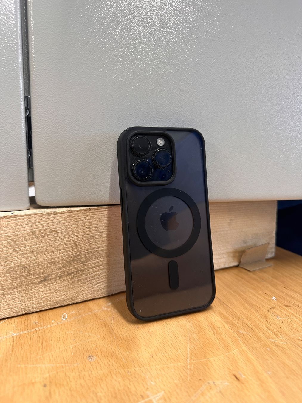 Cover & Protezioni schermo: iPhone 15 Pro Hülle Magsafe - Schwarz/Transparent – Nuovo e nell'imballaggio originale da Sulz AG venduto da DealWerk 2