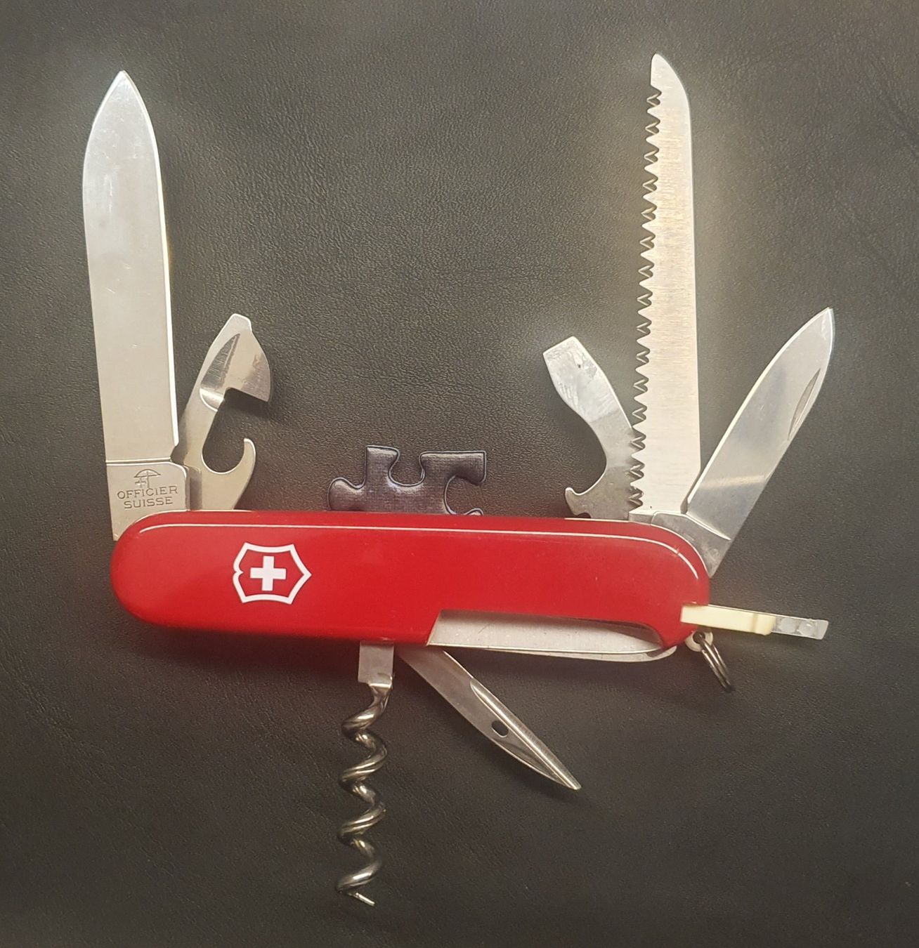 Victorinox Taschenmesser: 3 Victorinox/Wenger Sackmesser mit Logo – Gebraucht aus Härkingen von MarianneSi 3