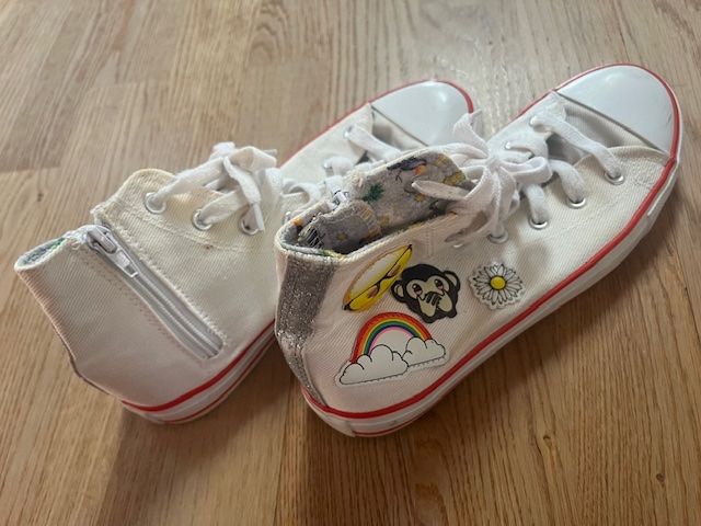 Scarpe per ragazze: Converse-Imitat mit witzigen Emoji – Usato da Steinmaur venduto da Dyleila