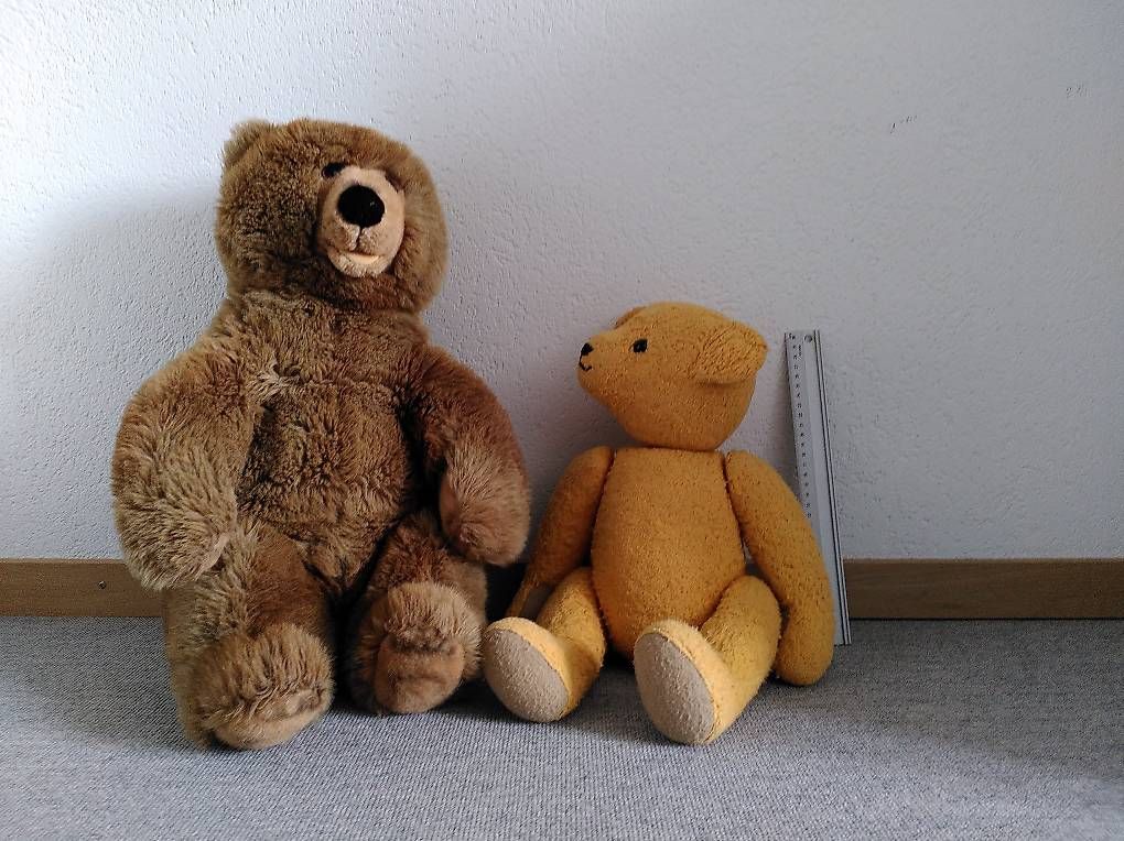 Spielzeuge: 2 grosse Teddybären, einzeln oder zusammen – Gebraucht aus Bern von Carett