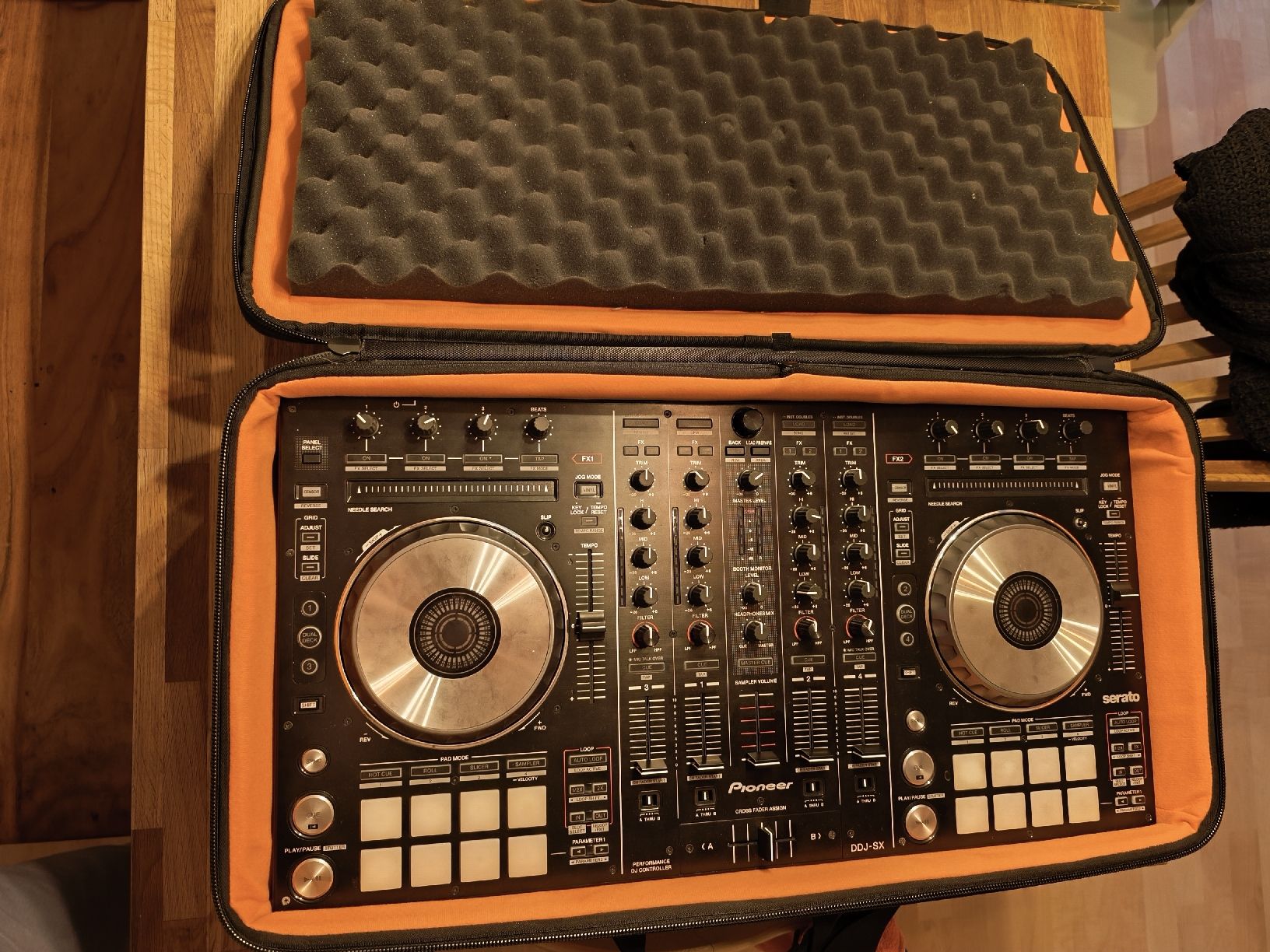 Coperte: UDG DJ Controller Tasche für DDJ SX – Usato da Bärau venduto da Rawasson 1