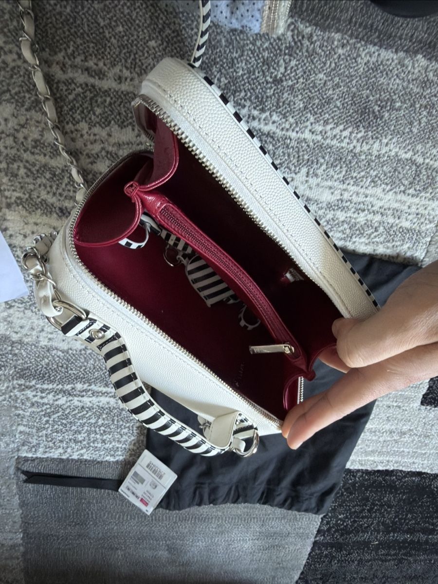 Chanel Taschen für Damen: Sac Chanel timeless vanity bag  – Neu und originalverpackt aus La Chaux-de-Fonds von Hich7 3