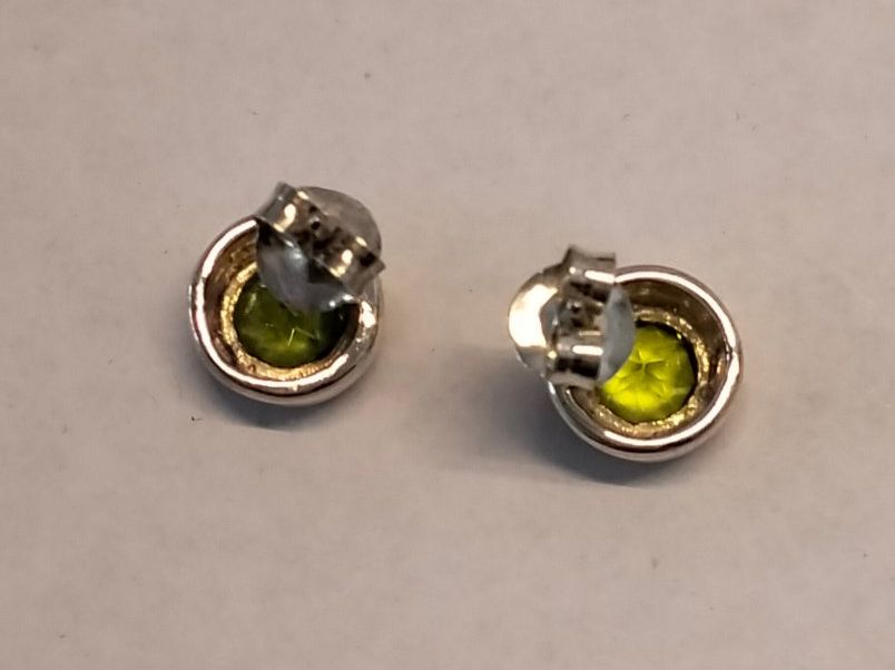 Orecchini pendenti & Orecchini a lobo: Silber Ohrstecker mit grünem Stein 925er Silber – Usato da Ittigen venduto da amstraad 2