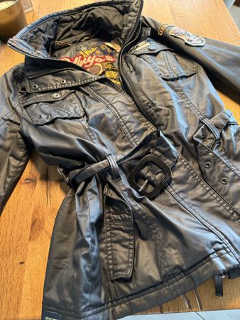 Khujo Winterjacke in Schwarz, Grösse M/L Top Zustand!