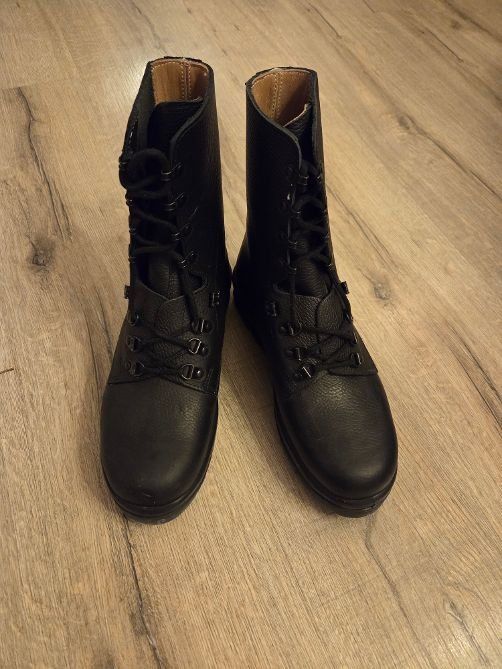 Minerva Scarpe da uomo: Kampfstiefel / Schweizer Armee K 90 – Usato da Lausen venduto da 04362