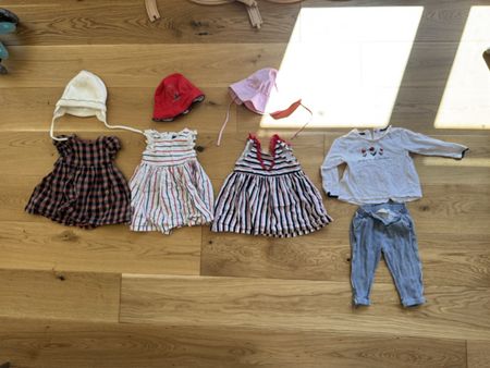 Lot of Chicco clothes for 12 M