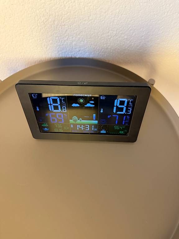 Sonstiges für Haushalt & Wohnen: Wetterstation mit Aussensensor und Weckfunktion – Gebraucht aus Zürich von max_z2l2 3