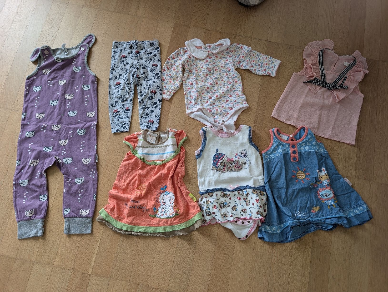 Lotti & Set di vestiti: Kleiderpaket Mädchen Grösse 86 – Usato da Kilchberg ZH venduto da kermit23