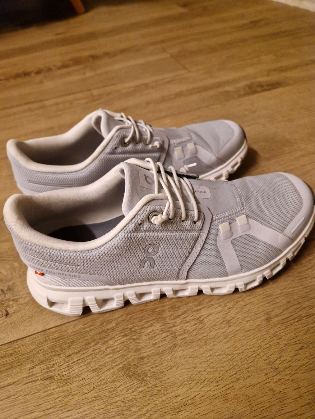 On Damenschuhe: On Cloud 6 – Neu (gemäss Beschreibung) aus Savognin von anj_rvd2