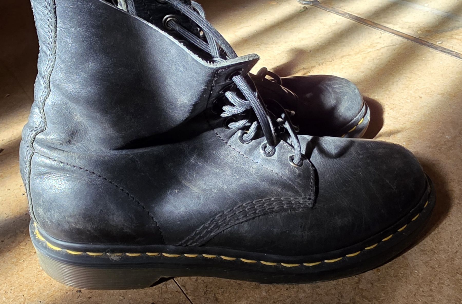 Dr. Martens Scarpe da donna: Dr. Martens  Noire taille 39 – Usato da Yverdon-les-Bains venduto da van_dq65 9