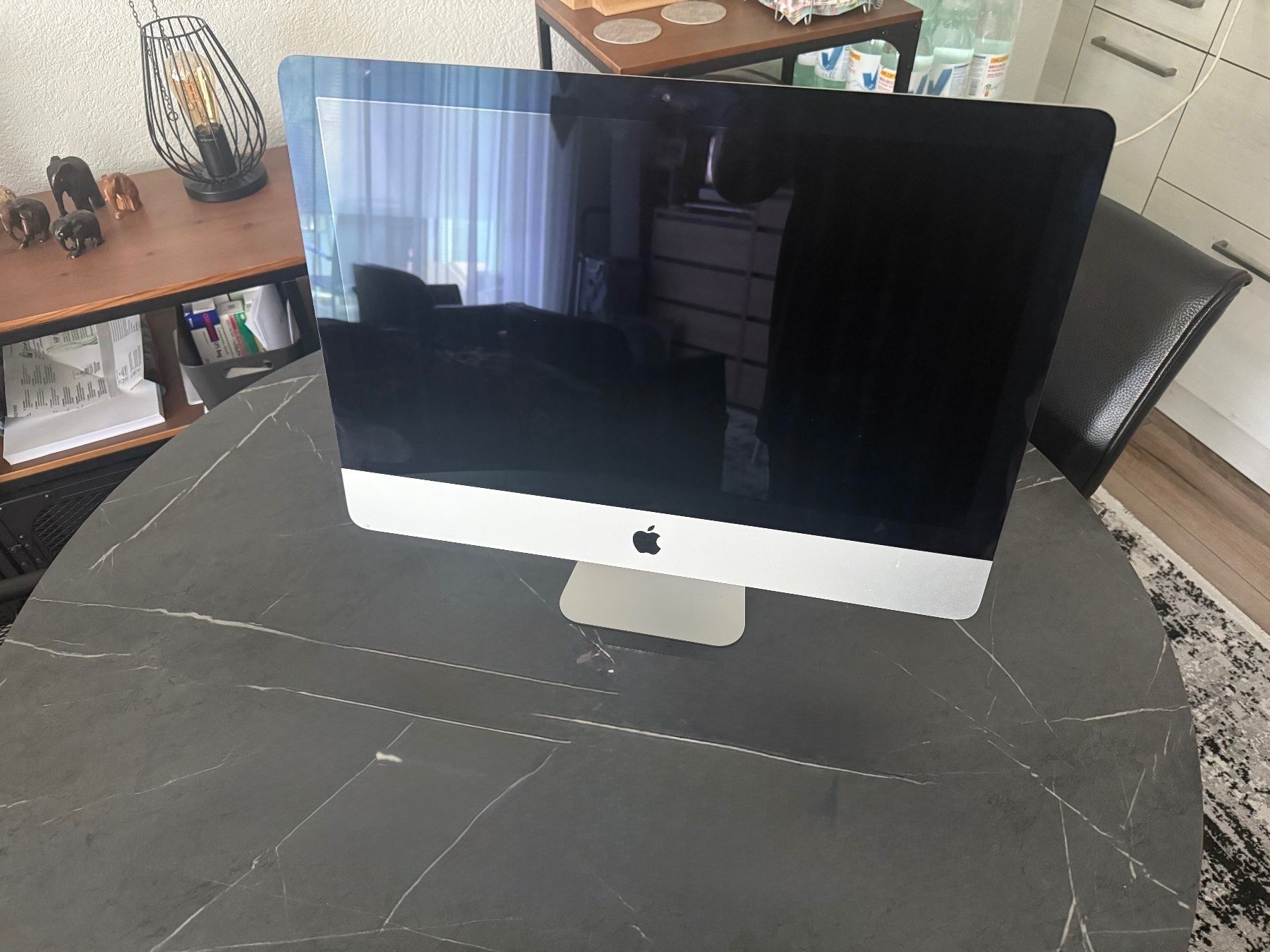 Apple PC: iMac 21.5 JG.2015 mit macOS Monterey – Usato da Hausen AG venduto da piccadilly62 2