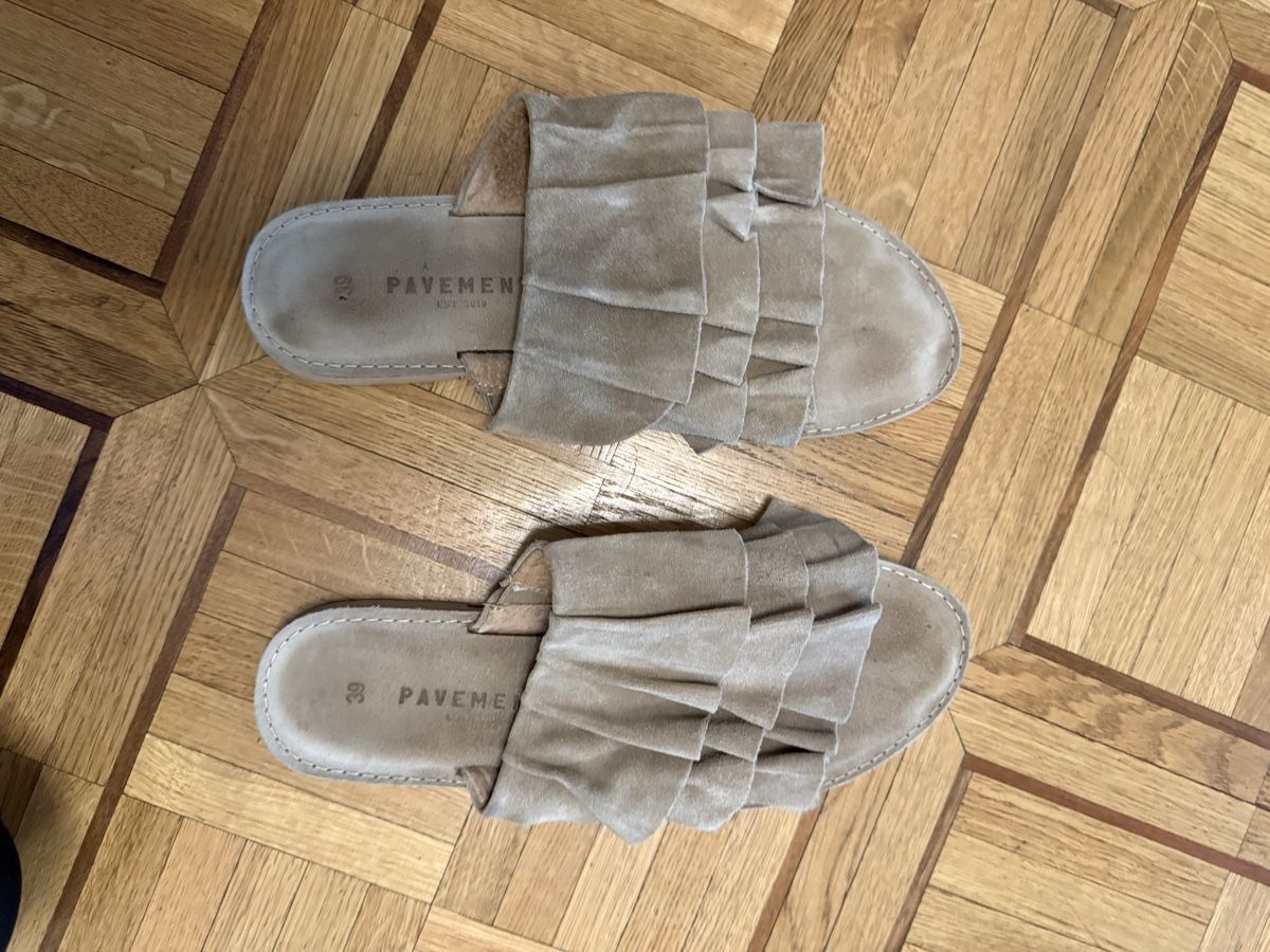 Scarpe da donna: Suede Pavement summer sandals – Usato da Genève venduto da hai_2rp8