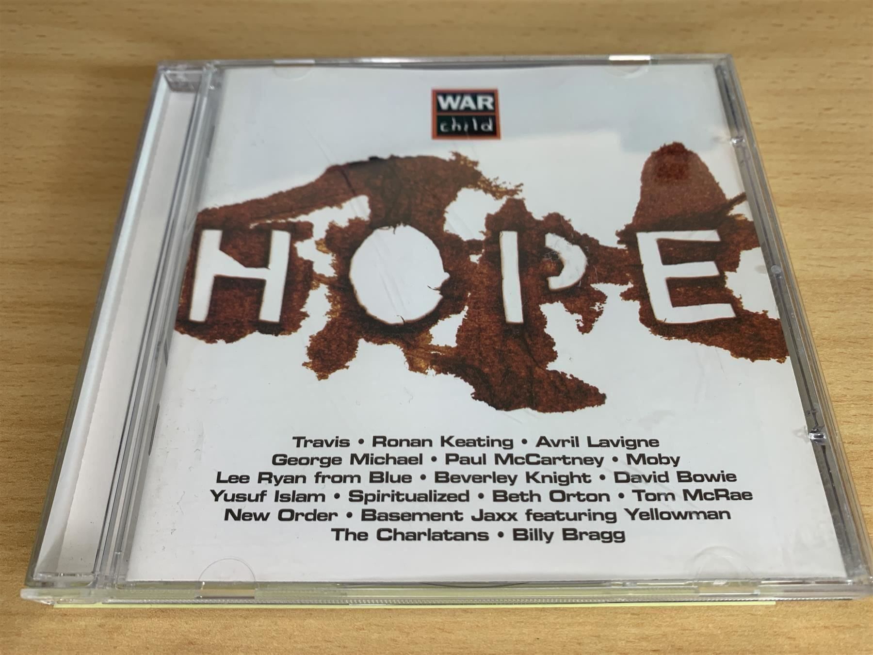 CD: War Child - Hope – Usato da Rikon im Tösstal venduto da Alpenmutz