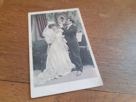 KITSCH - FLIRTENDES HOCHZEITS PAAR