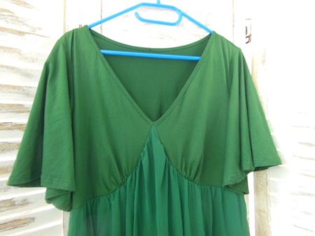 ca. Gr. 46 grünes Stretch Kleid tiefer Ausschnitt