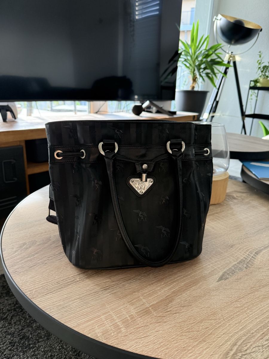 Maison Mollerus Taschen: Maison Mollerus Beuteltasche – Gebraucht aus Uster von natowitsch