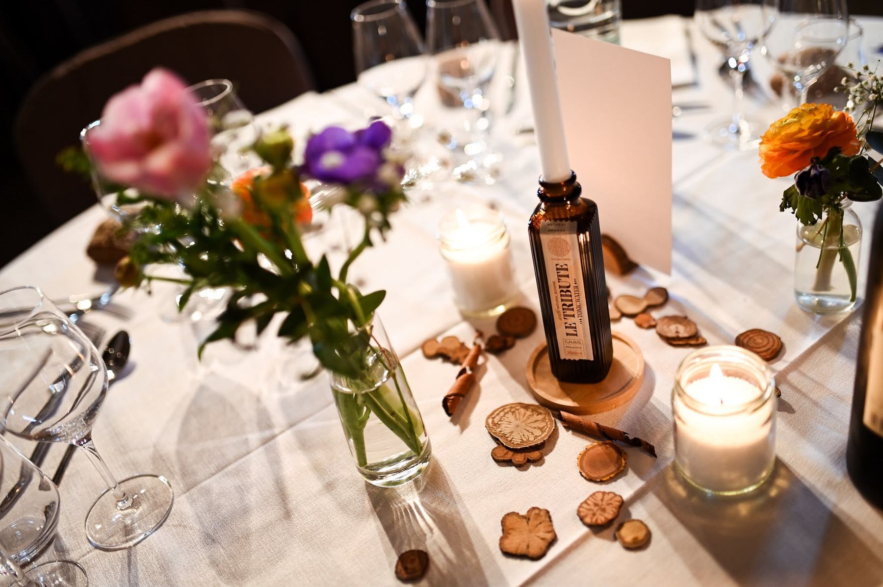 Toutes les décorations: Deko Set - Korken und Holzscheiben – D'occasion à Kriens par ann_629v