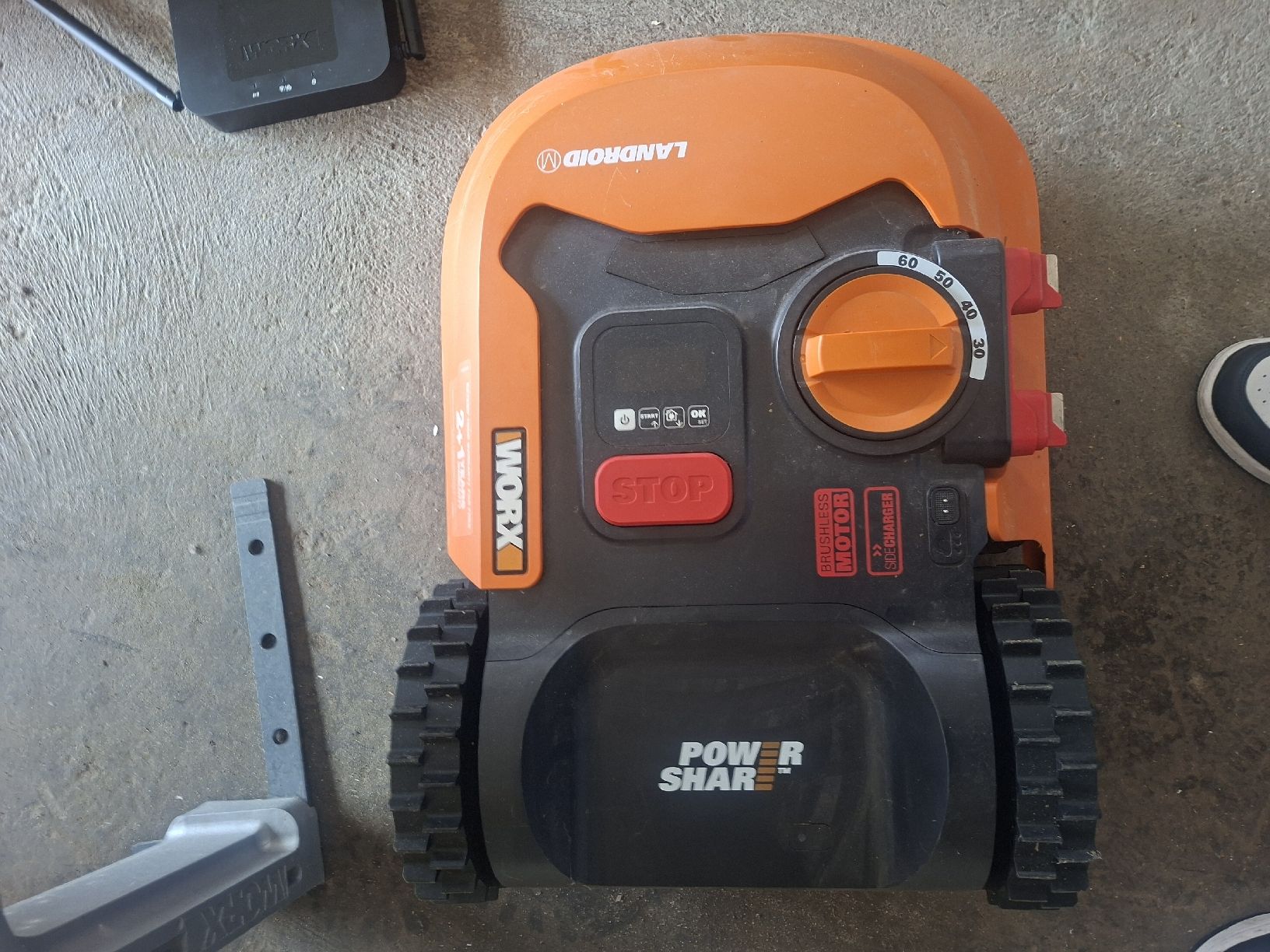 Worx Tondeuses à gazon: WORX LANDROID M RASENROBOTTER – Neuf (Voir description) à Davos Platz par Charly4711 1
