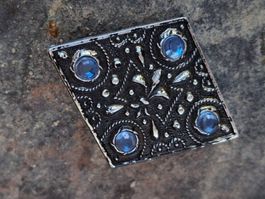 Hübsche Brosche, Vintage Anstecknadel mit Strass, 45 mm