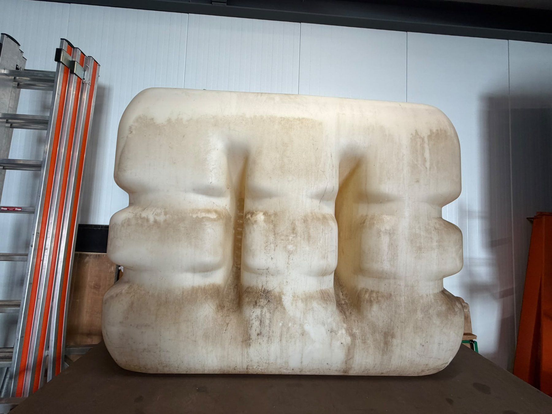 Tränken & Tröge: Wassertank 2000 Liter – Gebraucht aus Egnach von mino81 2