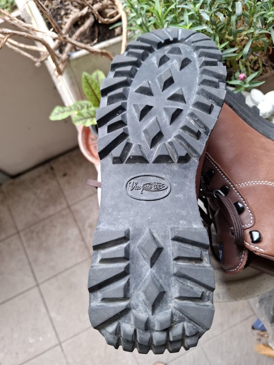Chaussures hommes: Goretex Wanderschuhe Vasque Grösse 41,5 – Neuf (Voir description) à Buttikon SZ par Buecherwurm. 2