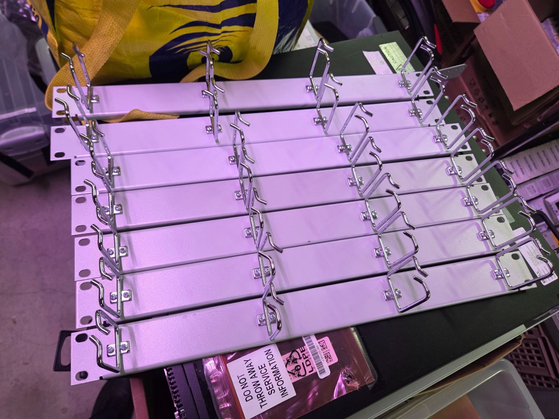 Racks & Supports: Kabelführung 19"  Rangierpanel – D'occasion à Zürich par Alibaba1234