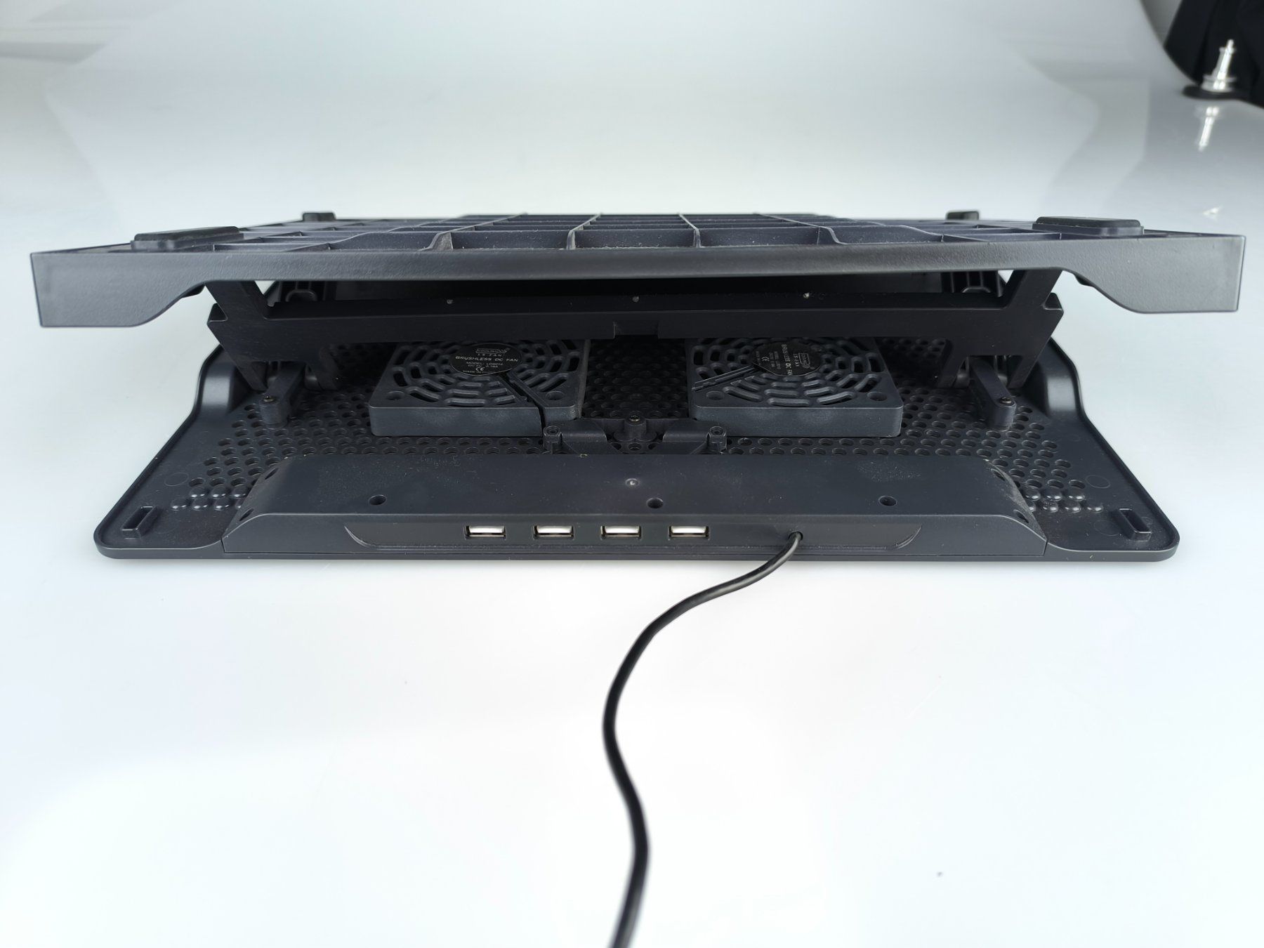 Racks & Cavalletti: TARGUS Awe81eu Laptop/Notebook Ständer – Usato da Rüti ZH venduto da Restwert_Rueti_ZH 2