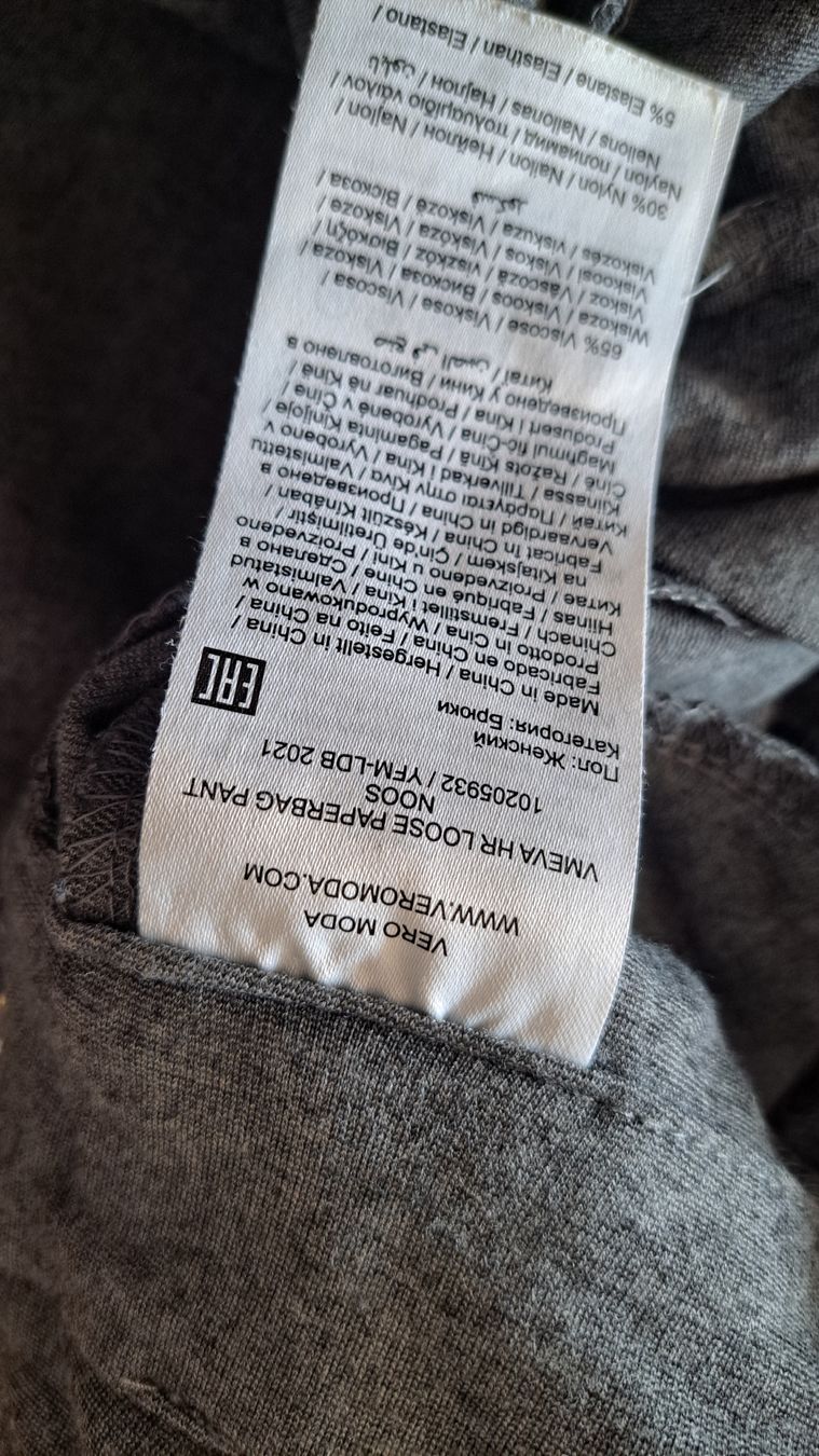 Vero Moda Hosen: Stoffhose mit Bindegürtel Vero Moda Grau – Gebraucht aus Seengen von ja6_65wp 4