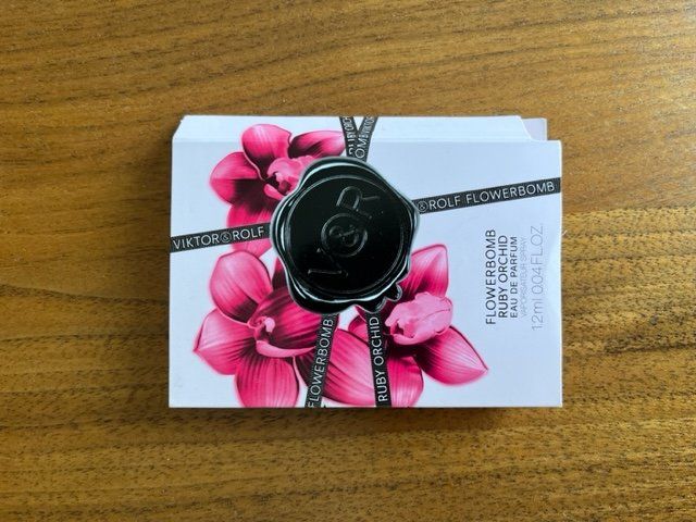 Profumi & Eau de Toilette: V&R Flowerbomb Ruby Orchid edp 1.2 ml – Nuovo e nell'imballaggio originale da Wilen b. Wollerau venduto da rosmarin13
