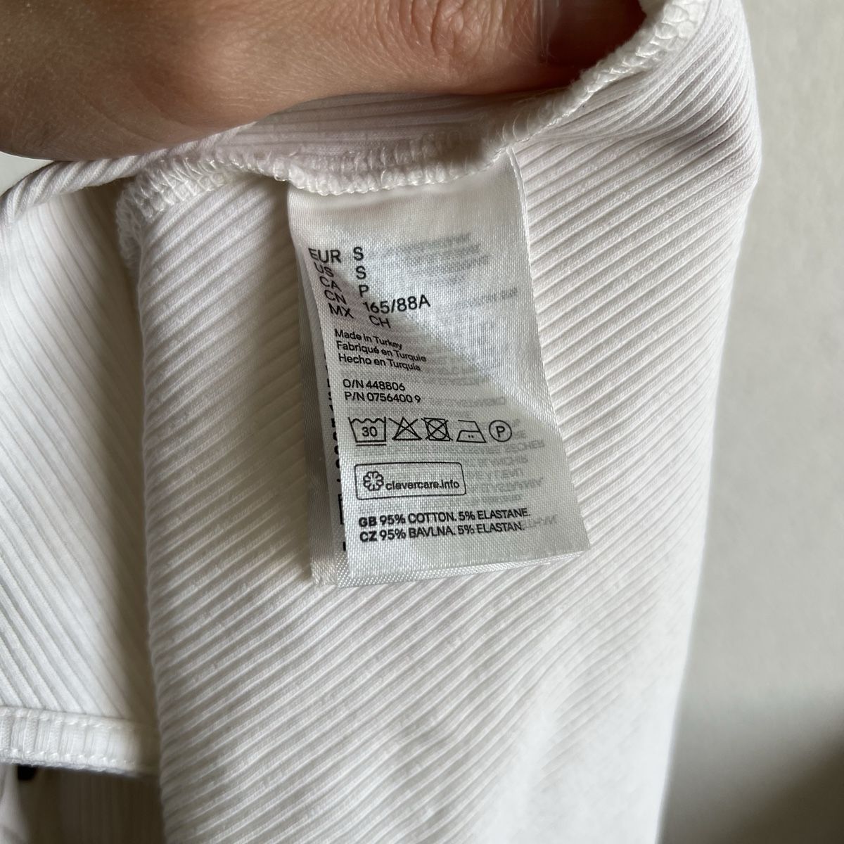 H&M Top: H&M Rib Top Weiss S – Usato da Tagelswangen venduto da SpicyChicken 4