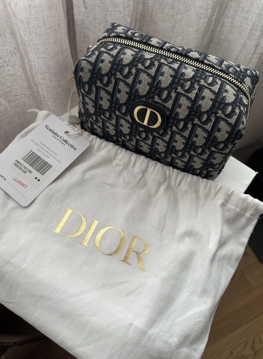 Dior Custodie per cosmetici: Dior 30 Montaigne Vénus Pouch Makeup Bag – Nuovo (secondo la descrizione) da Schlieren venduto da ann_nmz5 5