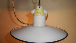 Kellerlampe mit Emaillierter Lampenschirm