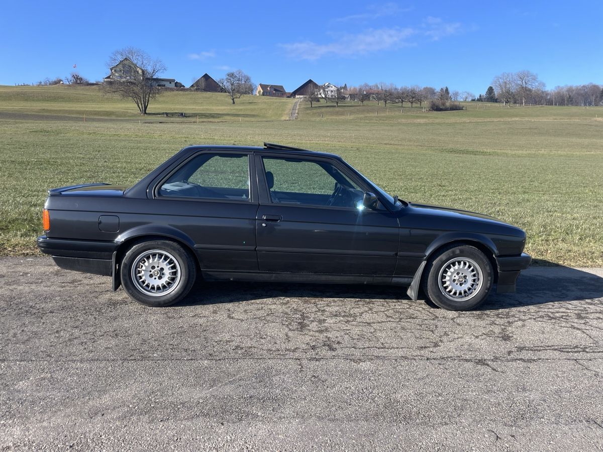 BMW Automobili: BMW E30 318is ab Mfk 25 – Usato da Dietikon venduto da T.S.8002 2