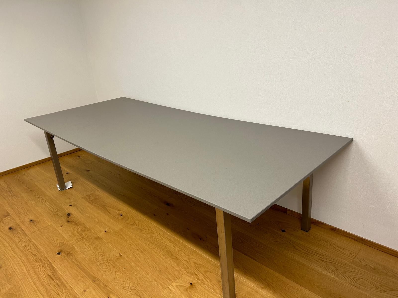 Tische: Steintisch mit Edelstahlgestell – Gebraucht aus Gams von M.He 1