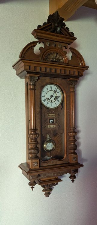 Ancienne horloge murale avec quantième | Acheter sur