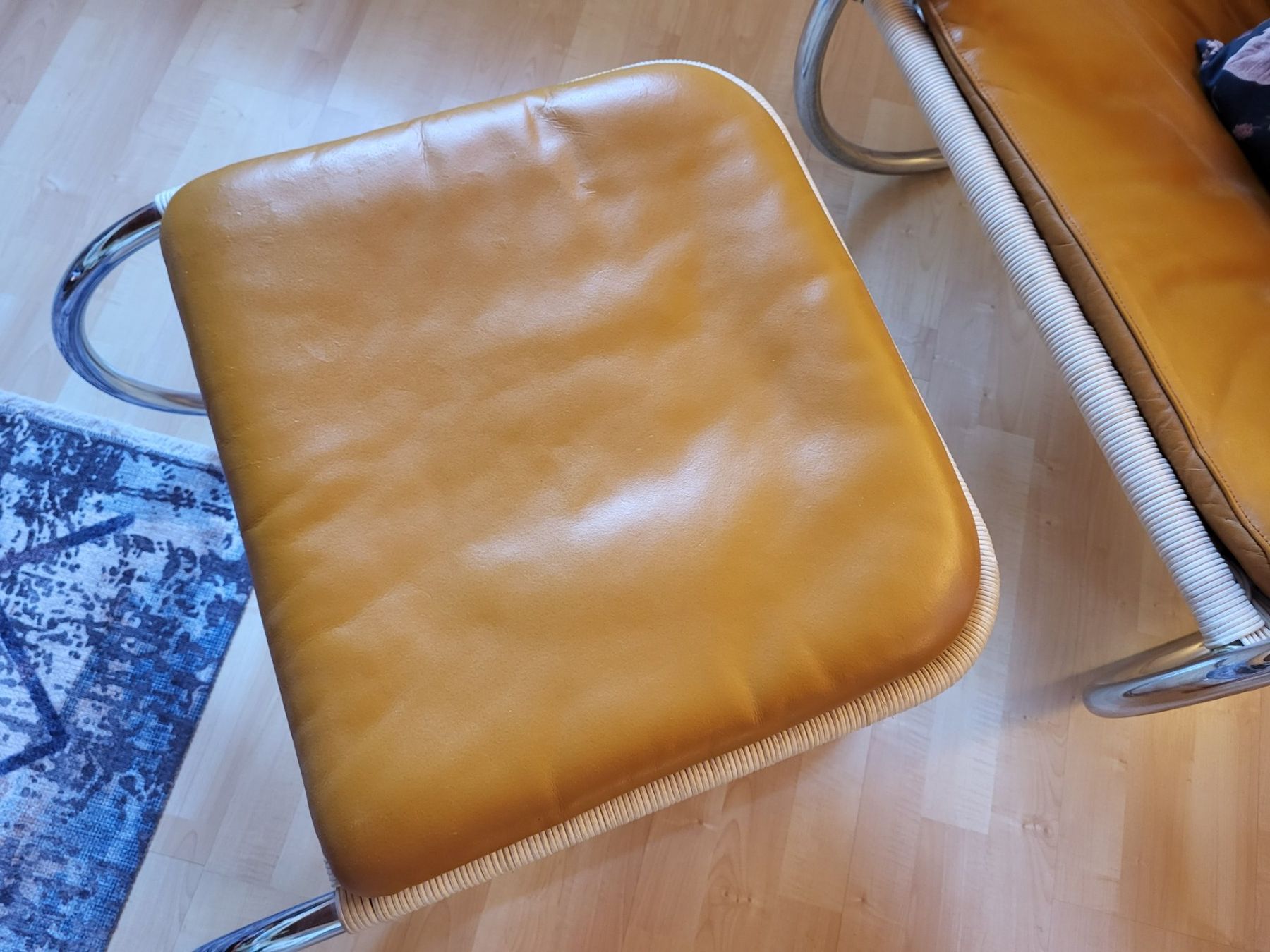 Poltrone: Fauteuil D35 design Anton Lorenz et ottoman 1980er. – Usato da Vevey venduto da oldiz 5
